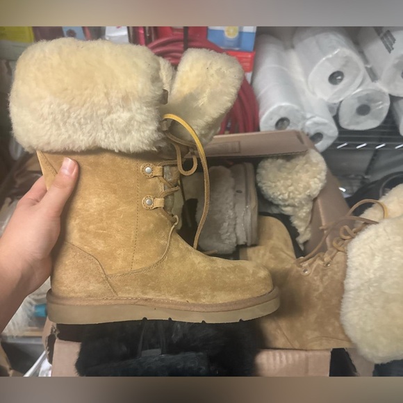 Ugg boots - Picture 1 of 2